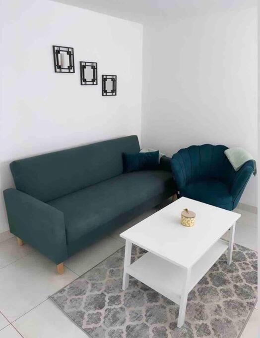 3 Stories, 5 Bedroom House In Prime Location With Balcony And Shared Garden Liverpool Luaran gambar