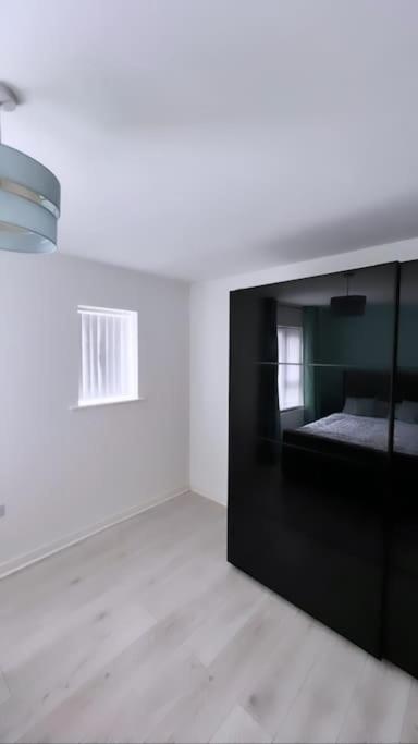 3 Stories, 5 Bedroom House In Prime Location With Balcony And Shared Garden Liverpool Luaran gambar