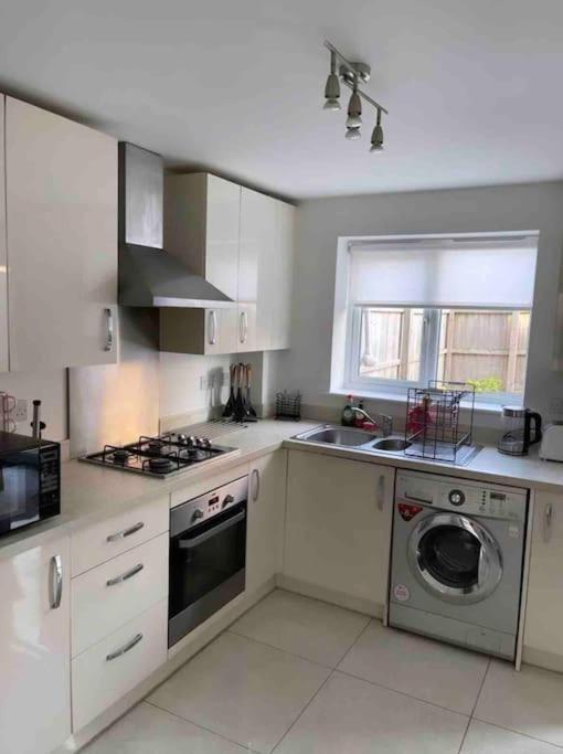 3 Stories, 5 Bedroom House In Prime Location With Balcony And Shared Garden Liverpool Luaran gambar