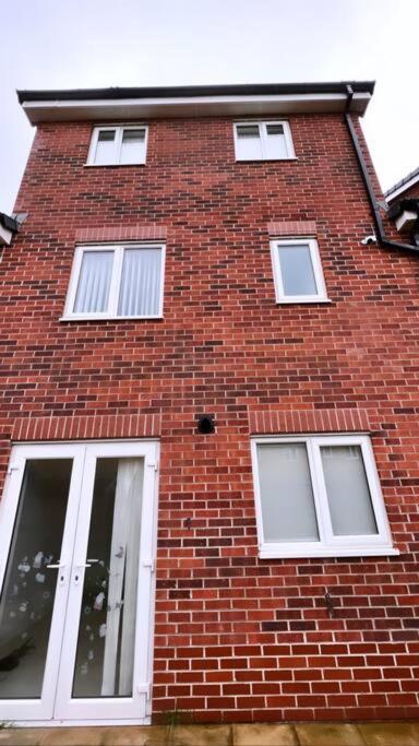 3 Stories, 5 Bedroom House In Prime Location With Balcony And Shared Garden Liverpool Luaran gambar